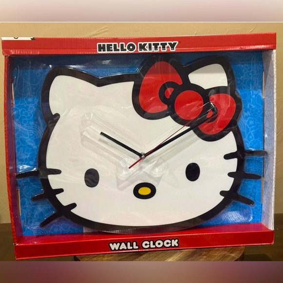 NEW Oversized Giant 19 1/2” Wide Hello Kitty Wall Clock - Fast Shipping - Picture 5 of 5